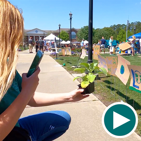 As part of Earth Week, Coastal Carolina University held a farmers market on campus. The event was sponsored by Sustain Coastal. It featured farmers and vendors from the local area, while also promoting the 17 U.N. Sustainability Goals.